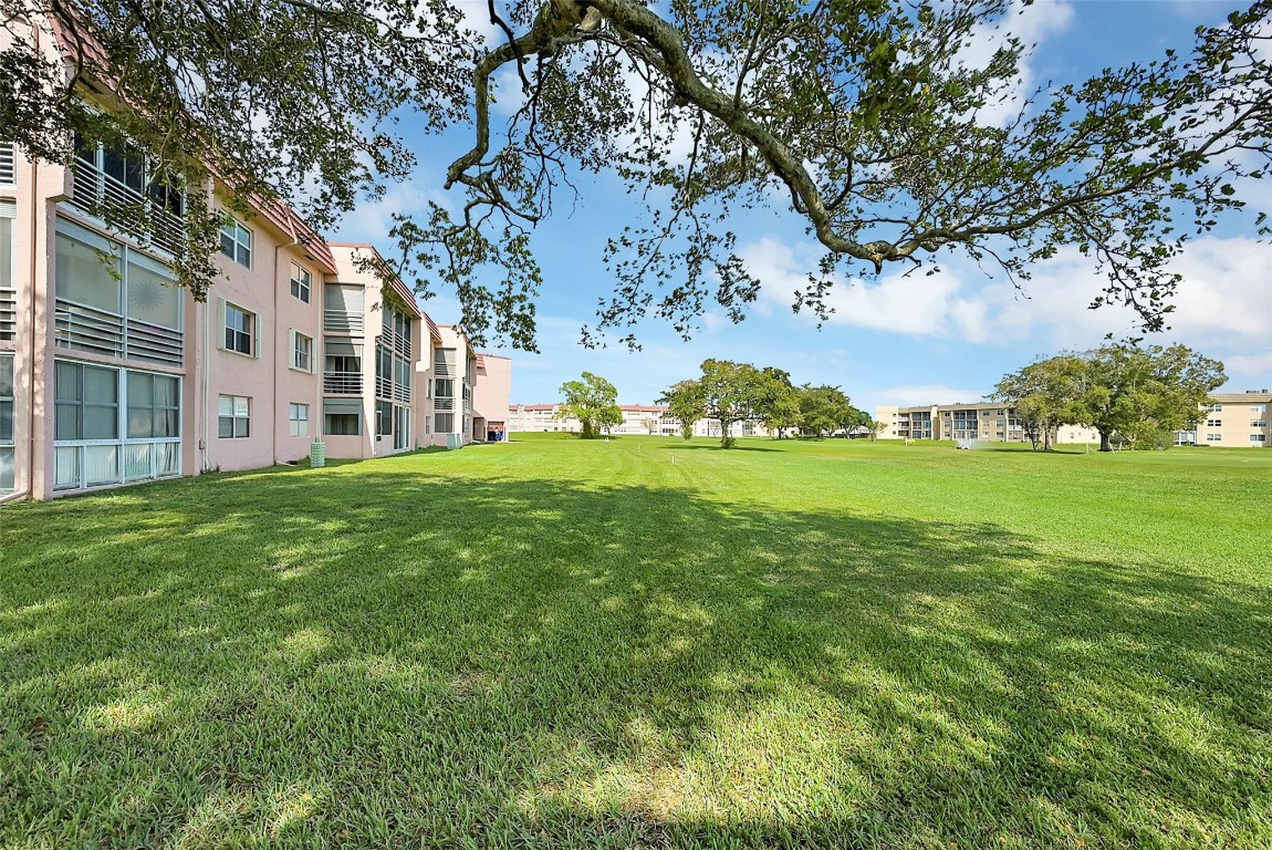 9521 Sunrise Lakes Blvd Unit: 309