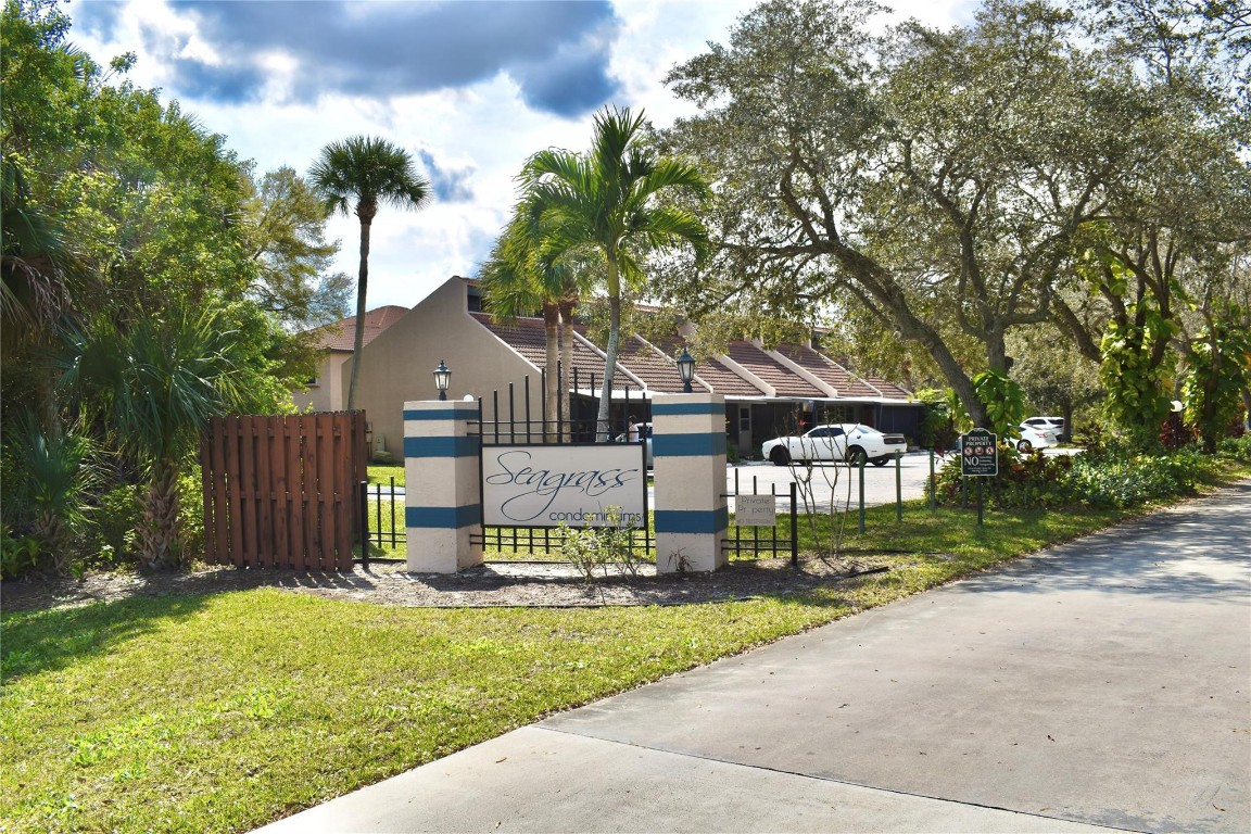 2450 SE Garden Ter Unit: 304