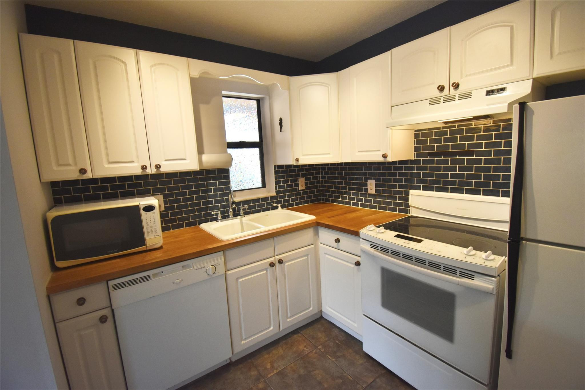 2450 SE Garden Ter Unit: 304