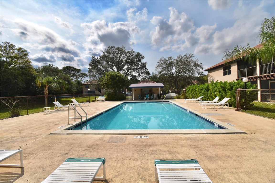 2450 SE Garden Ter Unit: 304