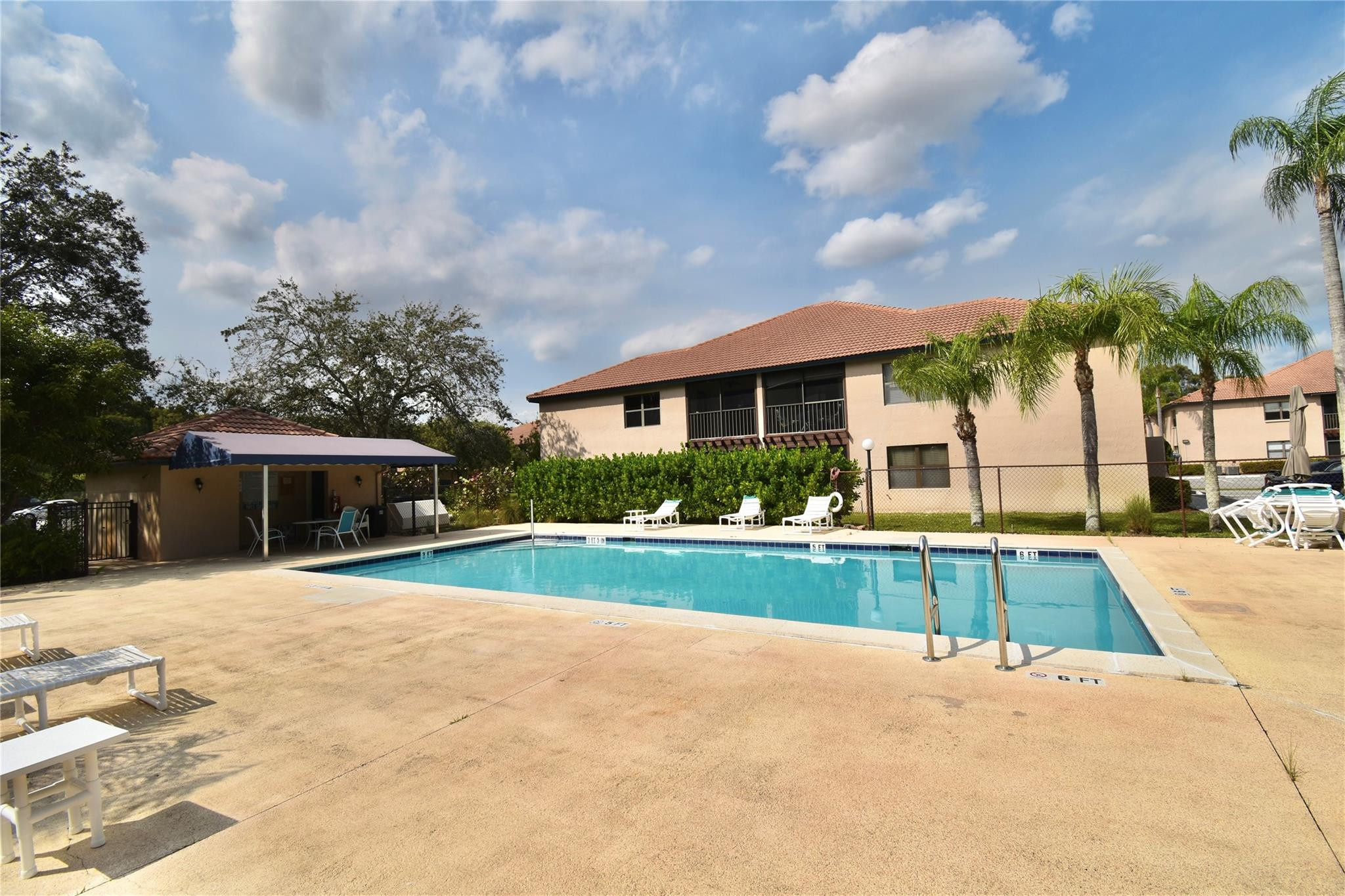 2450 SE Garden Ter Unit: 304