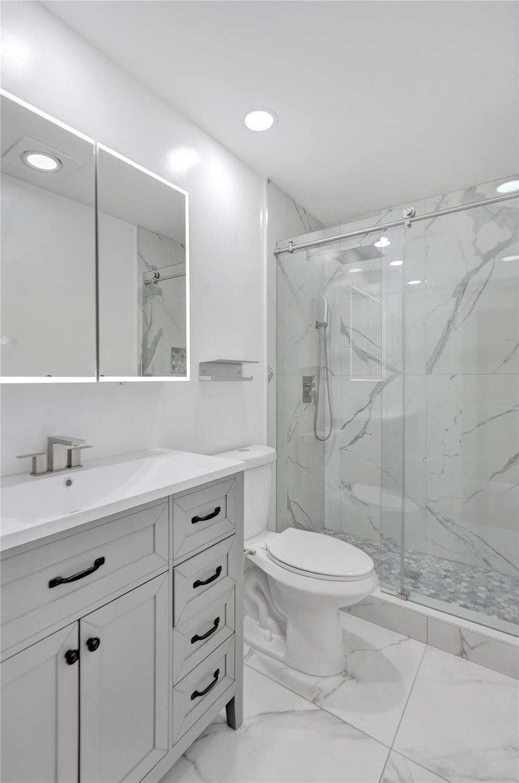 9280 Sabal Ridge Cir Unit: APT B