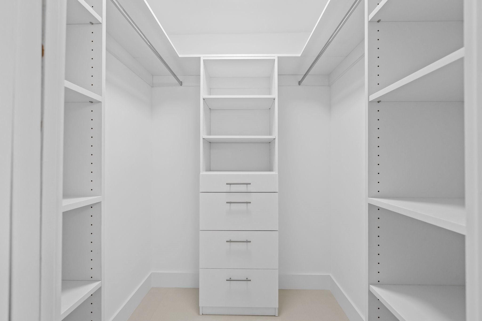 2901 S Palm Aire Dr Unit: 106