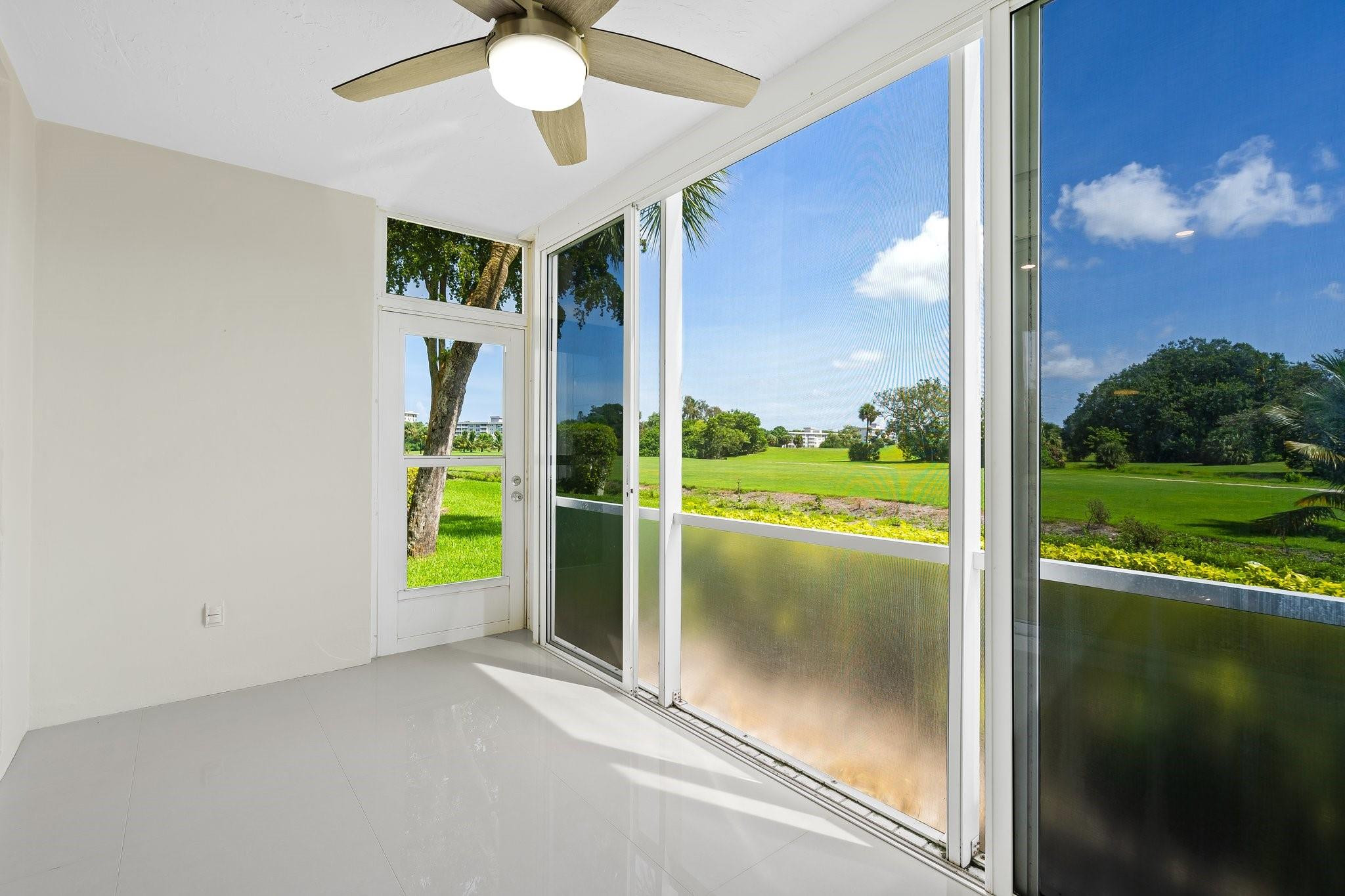 2901 S Palm Aire Dr Unit: 106