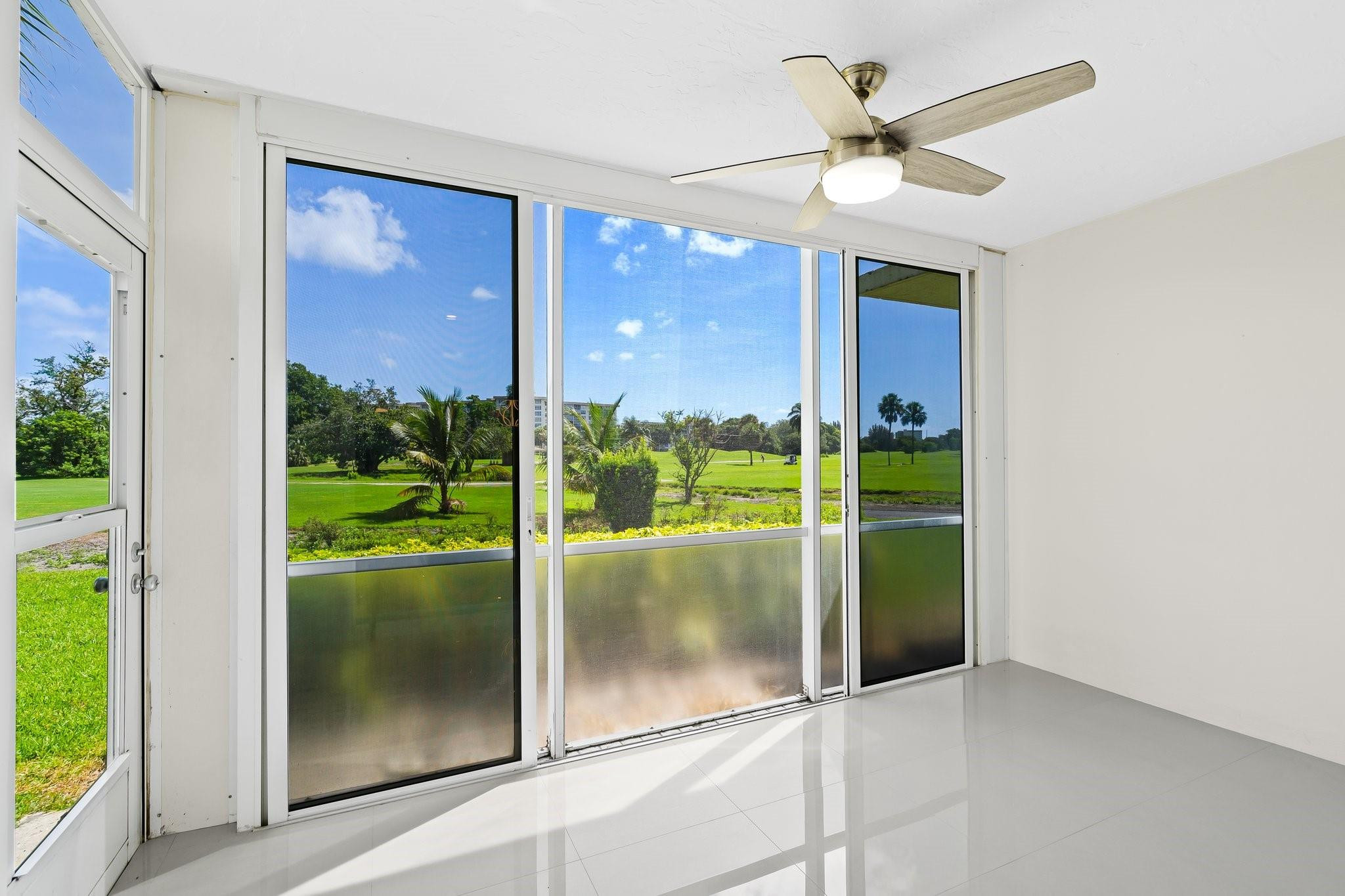 2901 S Palm Aire Dr Unit: 106