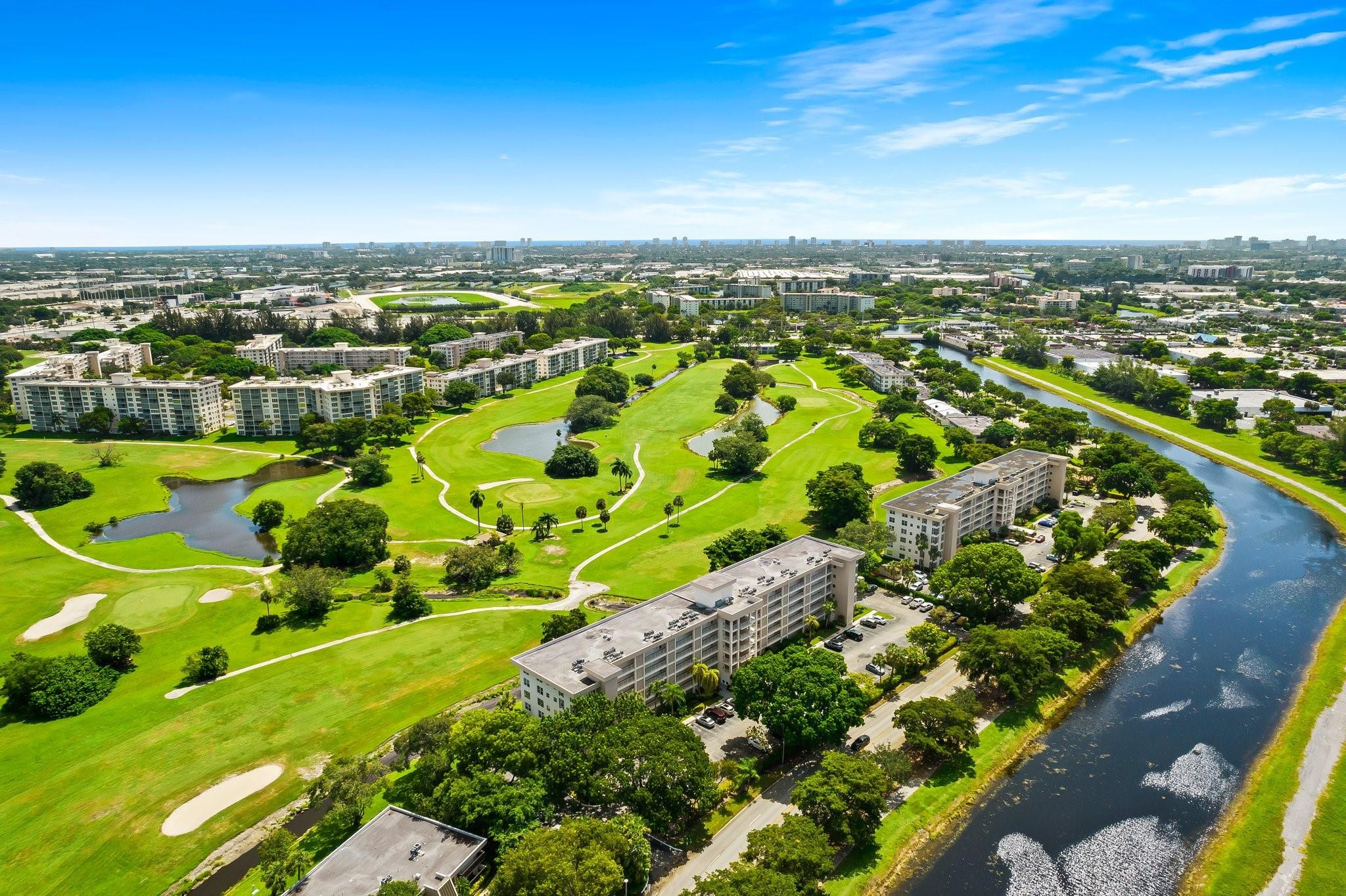 2901 S Palm Aire Dr Unit: 106