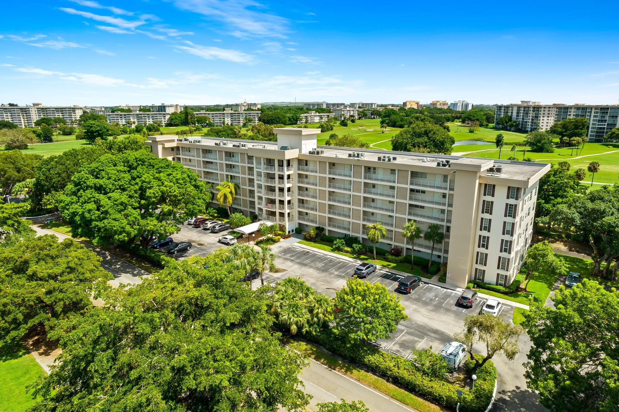 2901 S Palm Aire Dr Unit: 106