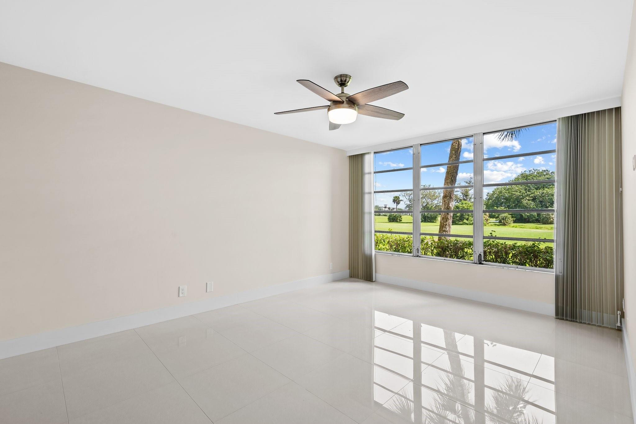 2901 S Palm Aire Dr Unit: 106