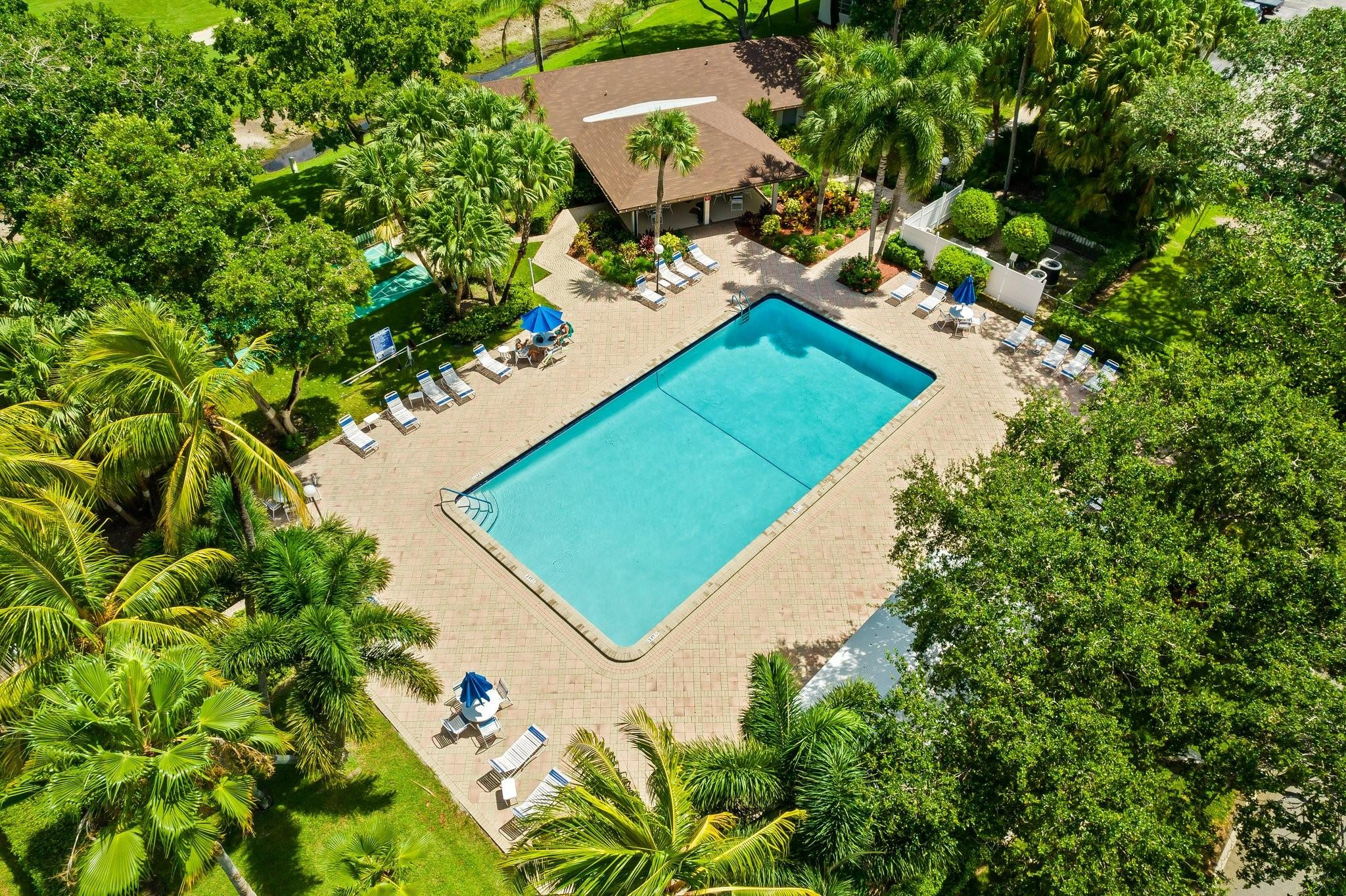 2901 S Palm Aire Dr Unit: 106