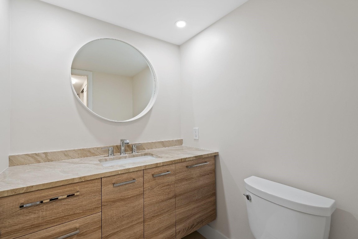 2901 S Palm Aire Dr Unit: 106