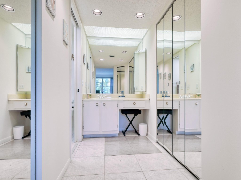 1502 Cayman Way Unit: H2