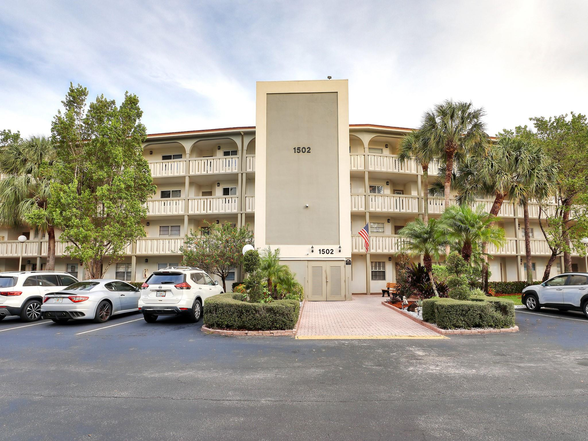 1502 Cayman Way Unit: H2