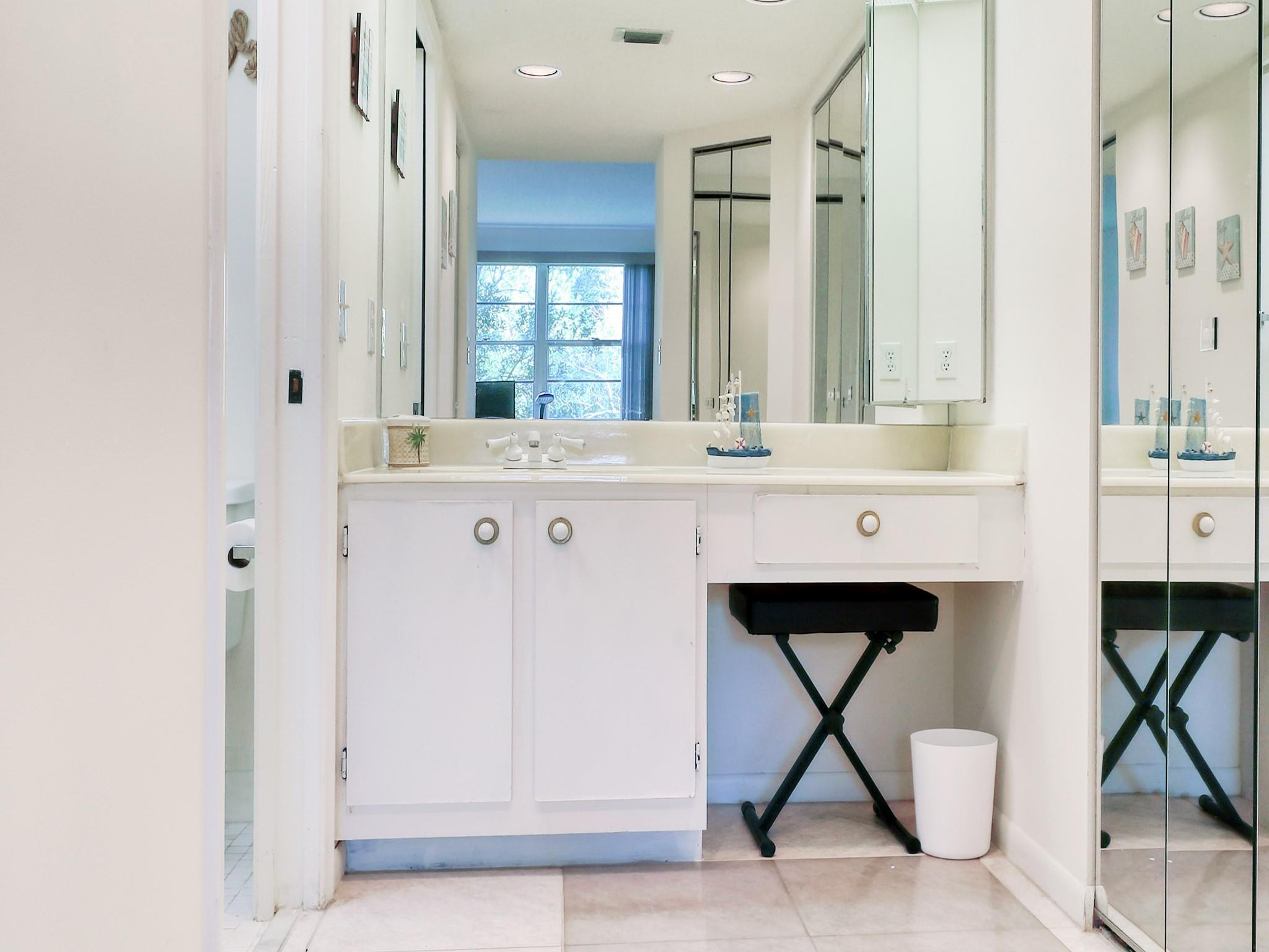 1502 Cayman Way Unit: H2