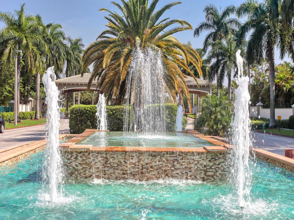 1502 Cayman Way Unit: H2