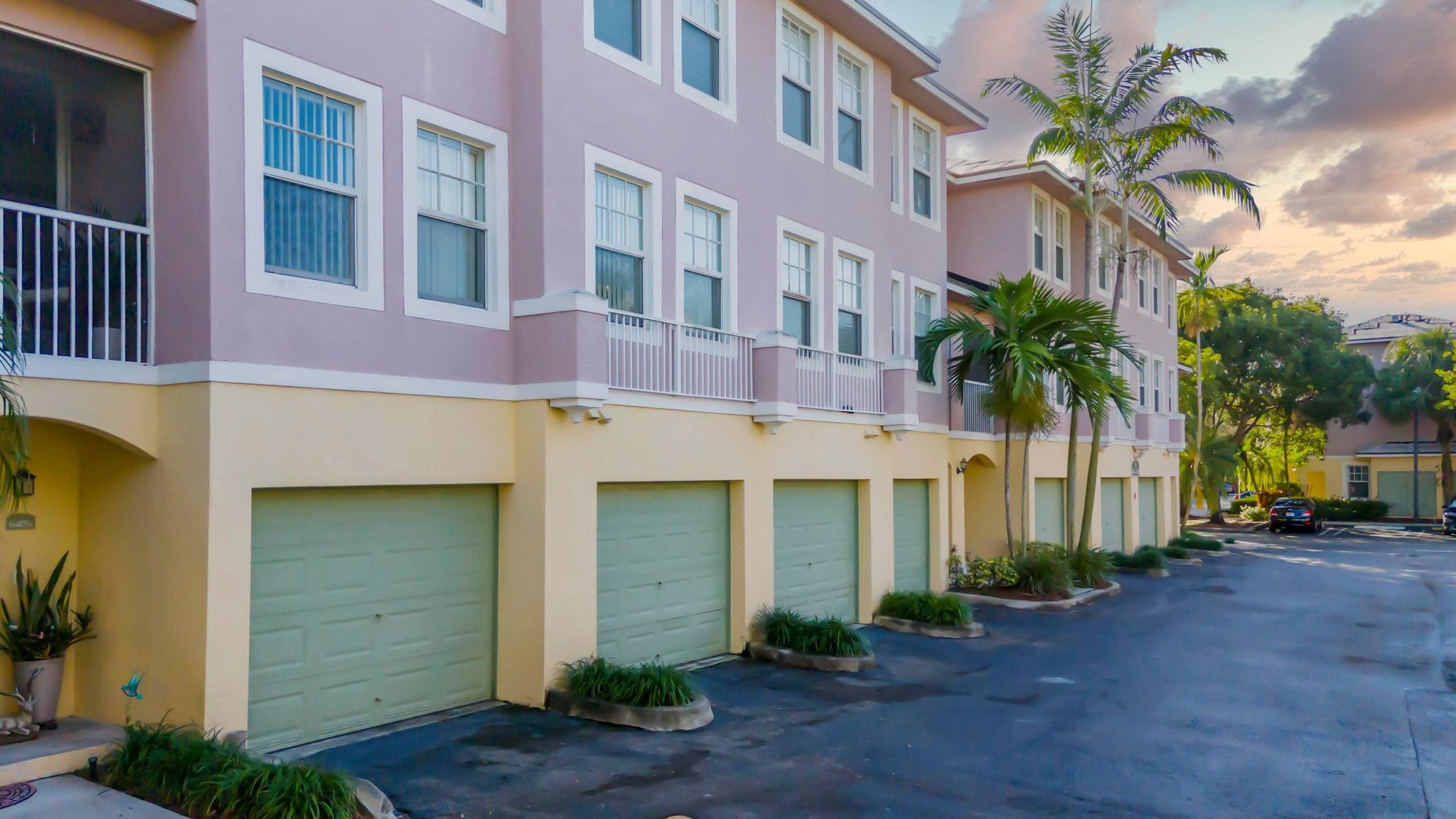 6486 W Sample Rd Unit: 16