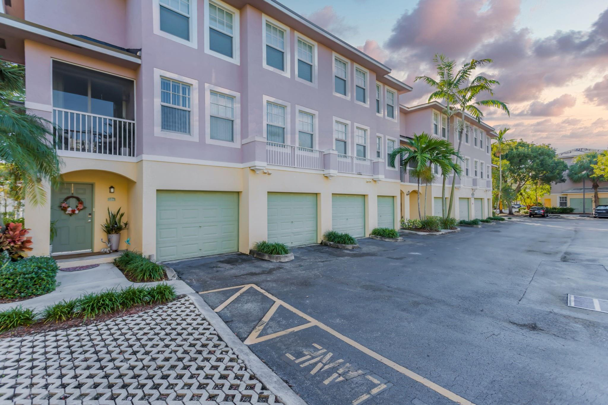 6486 W Sample Rd Unit: 16