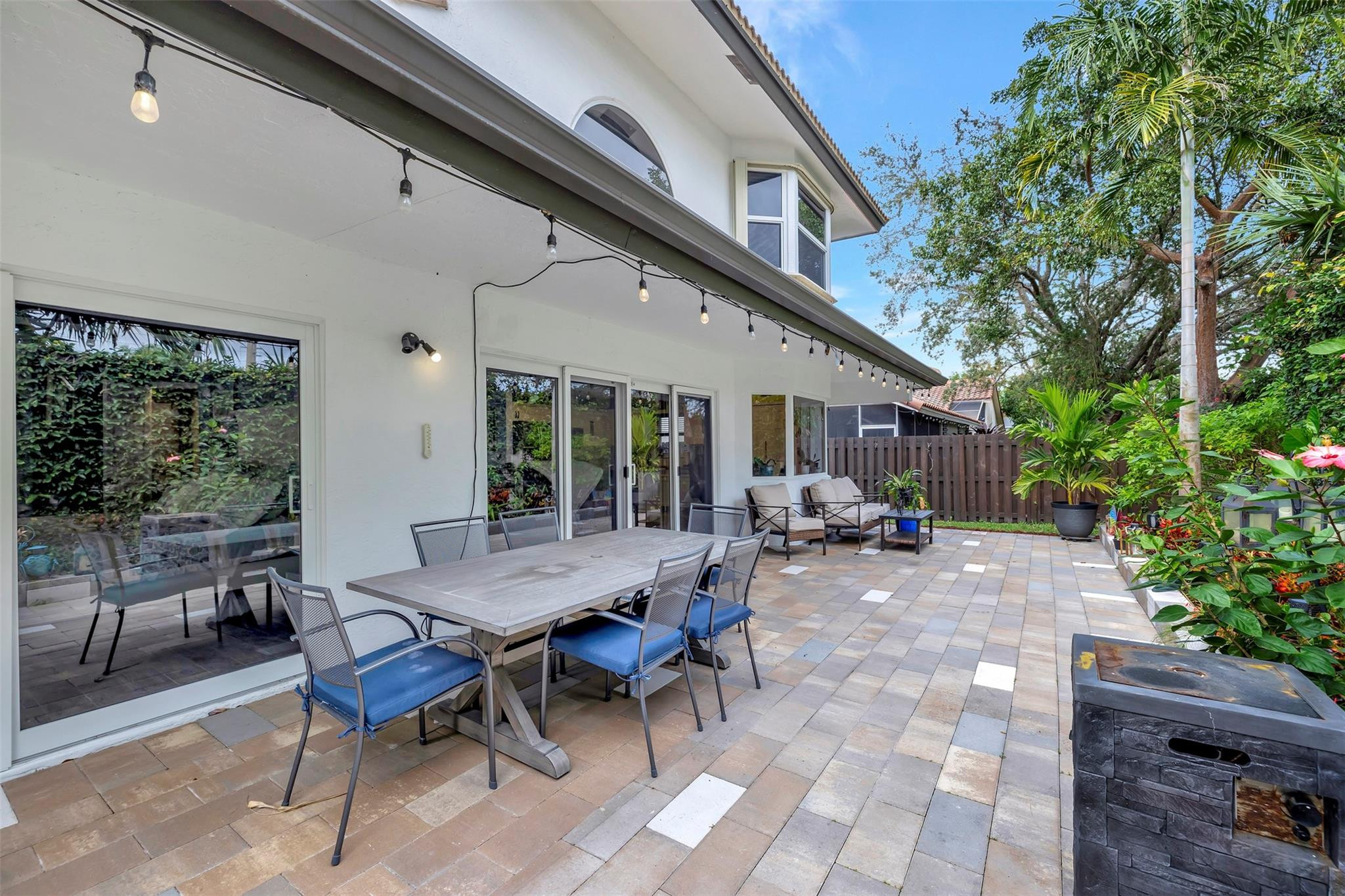 5750 NW 48th Dr