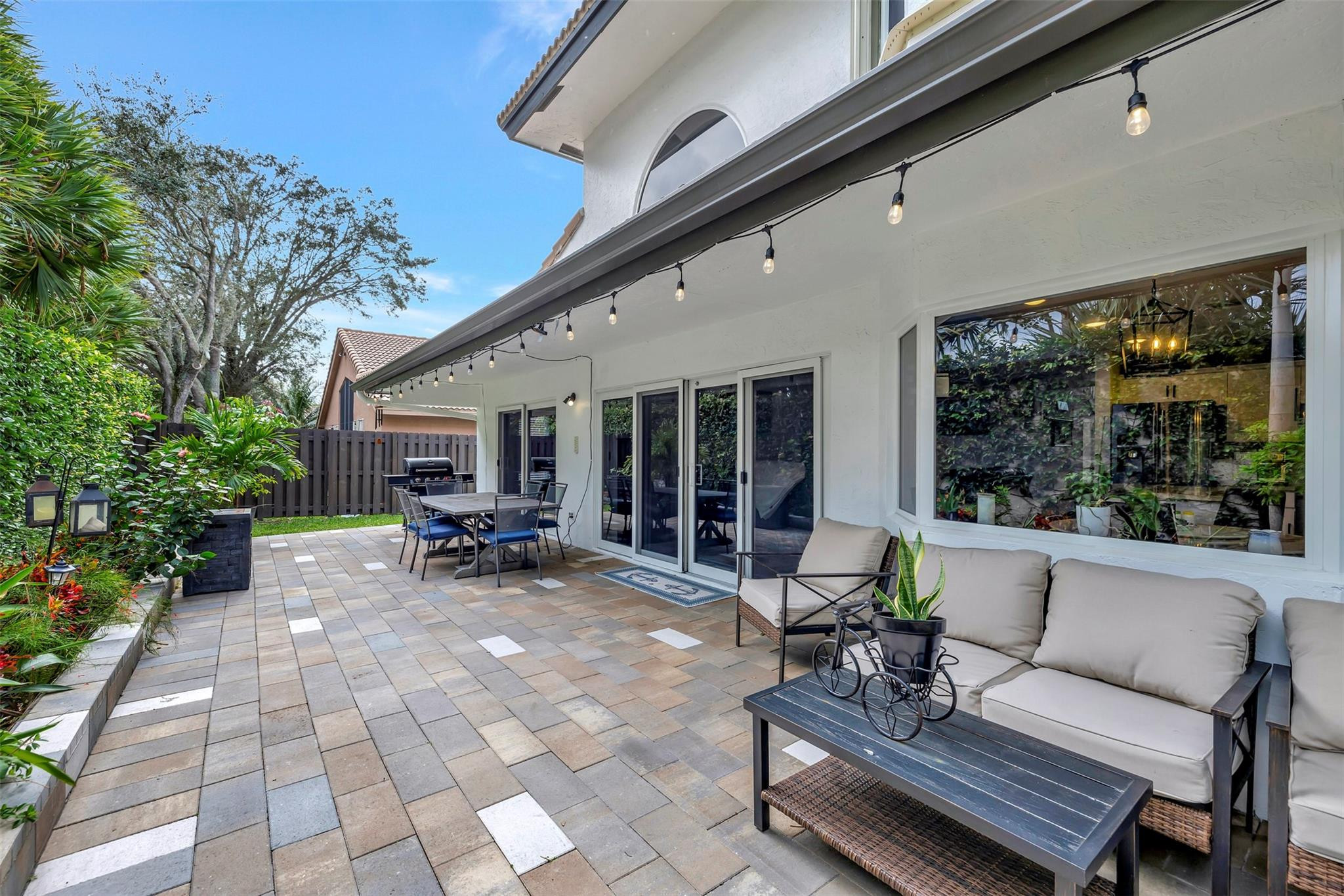5750 NW 48th Dr