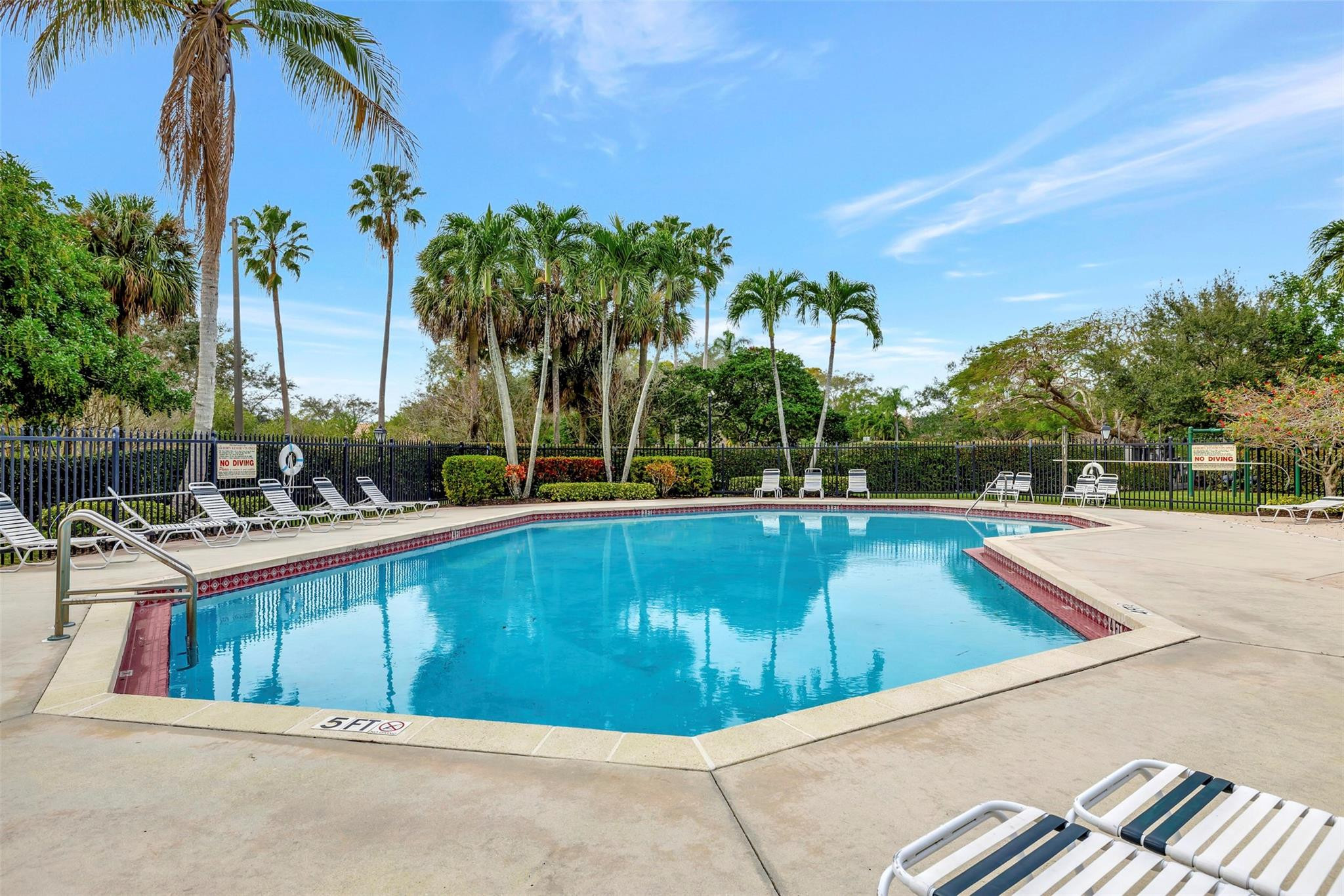 5750 NW 48th Dr