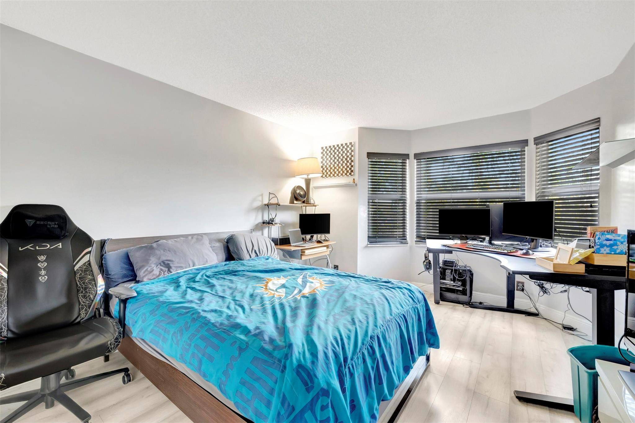 5750 NW 48th Dr