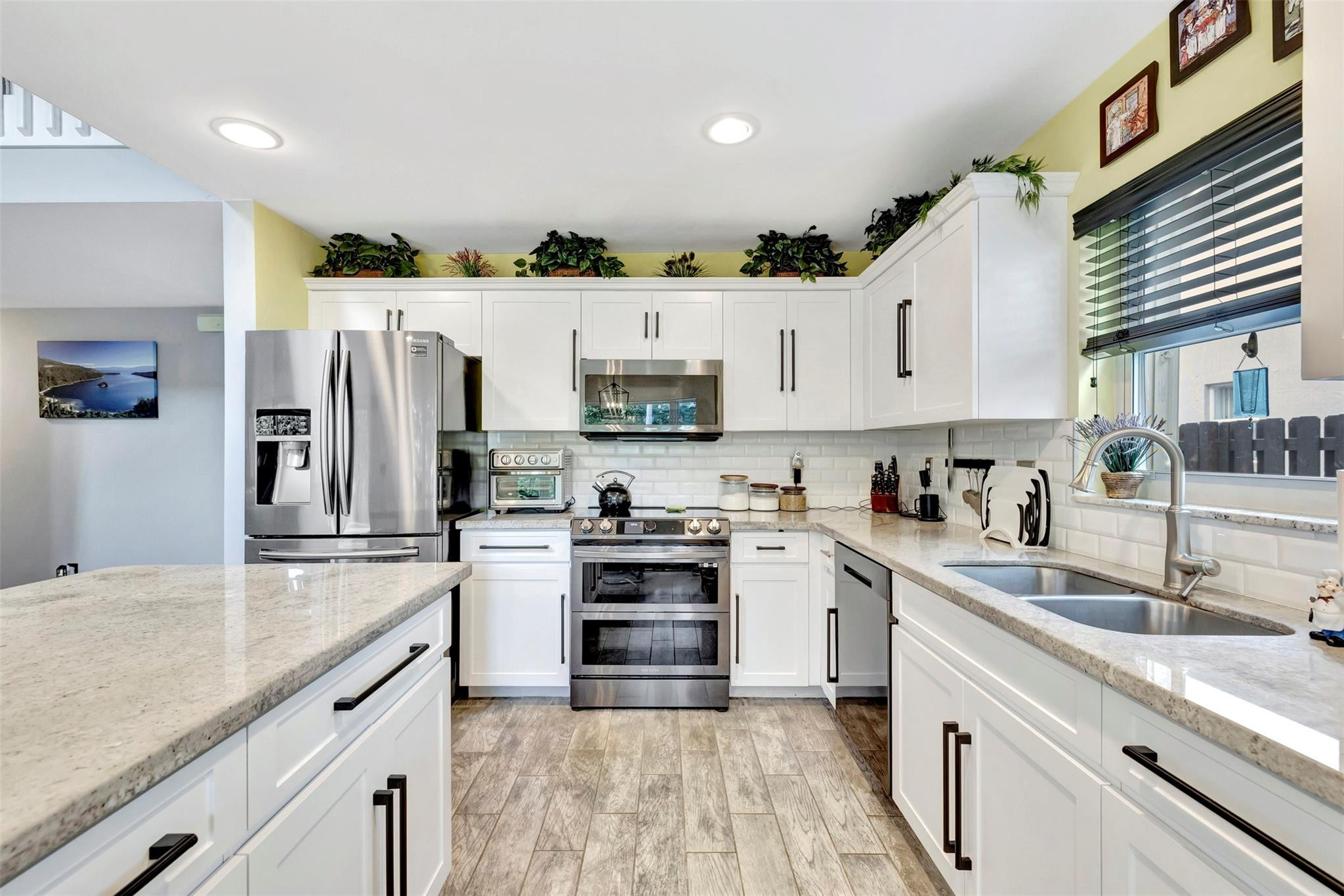 5750 NW 48th Dr
