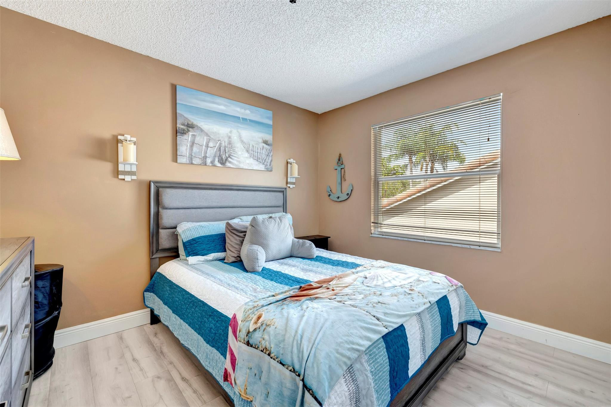5750 NW 48th Dr