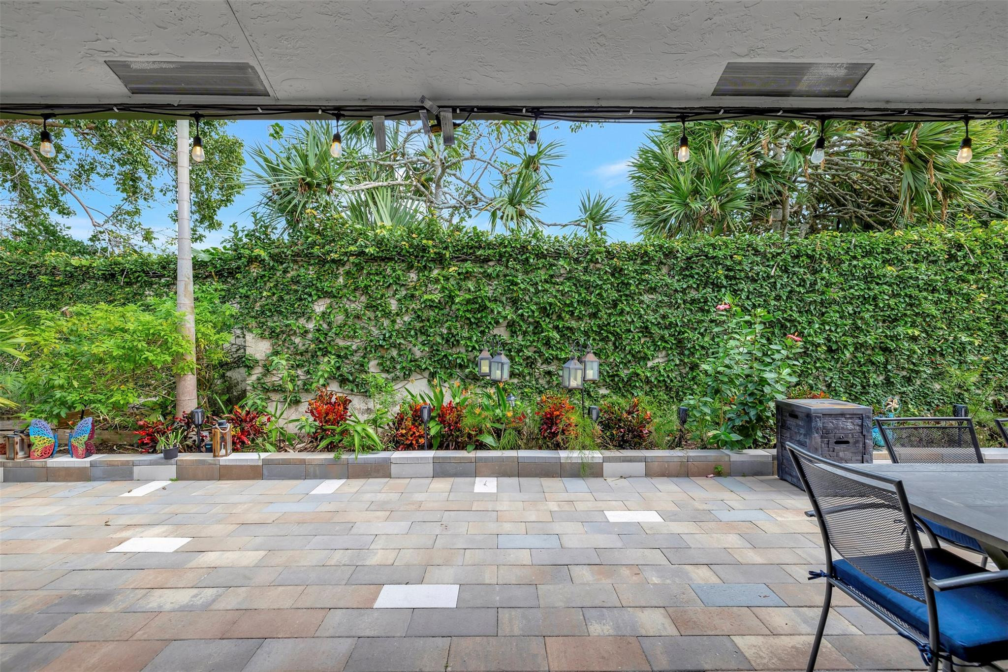 5750 NW 48th Dr