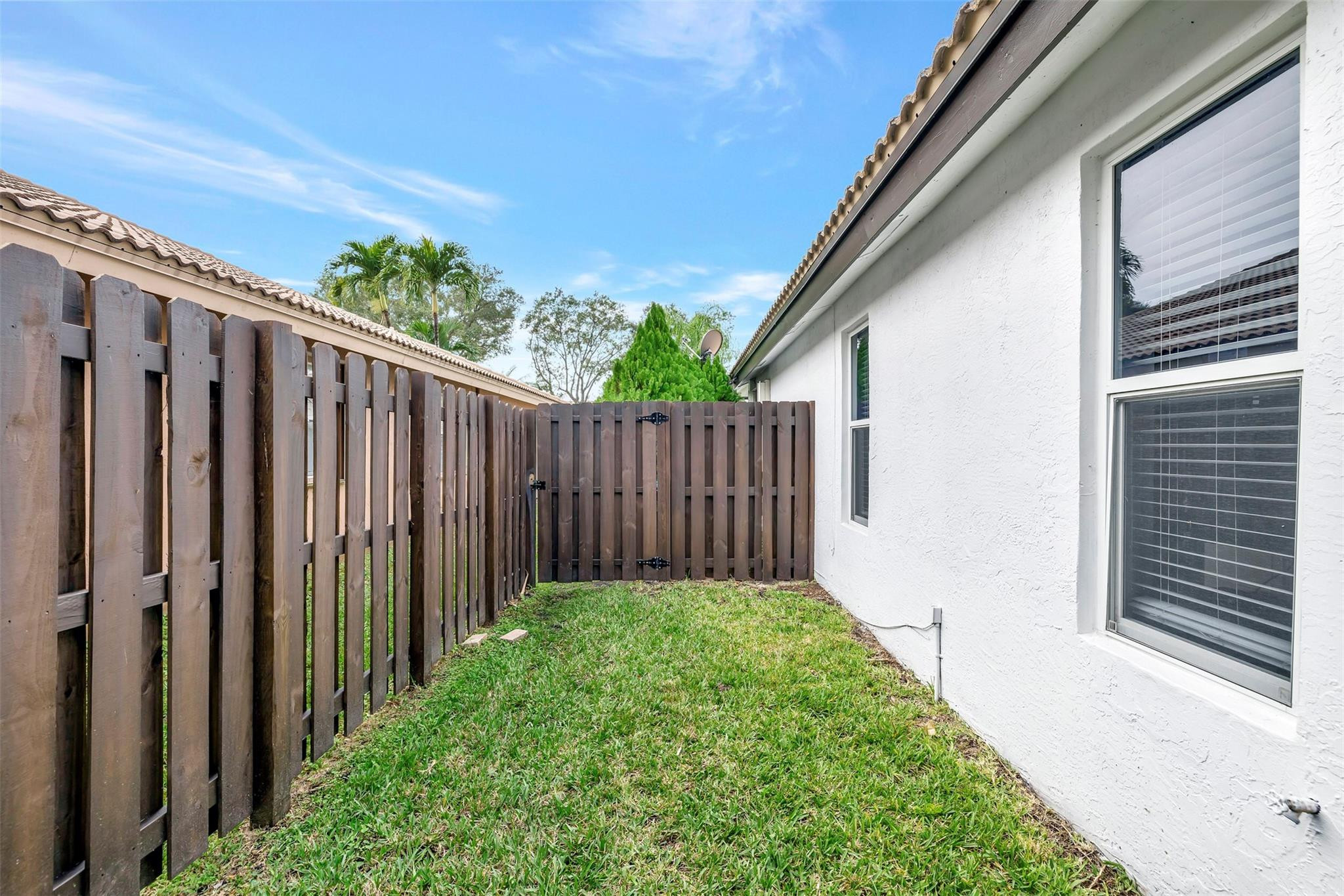 5750 NW 48th Dr