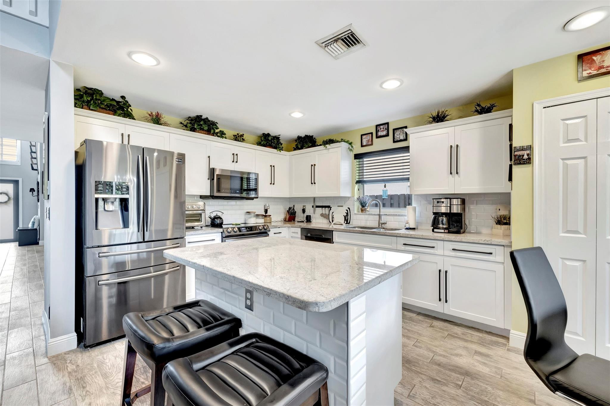 5750 NW 48th Dr