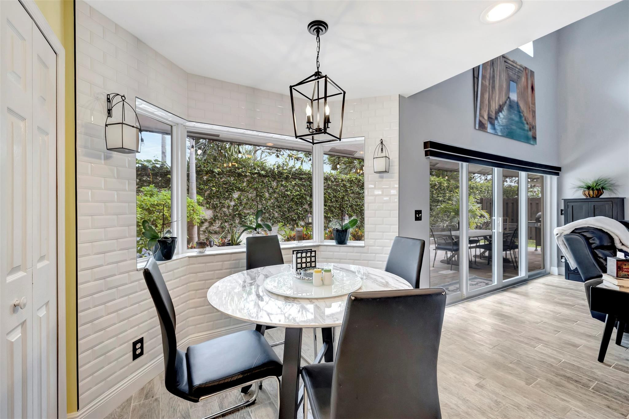 5750 NW 48th Dr