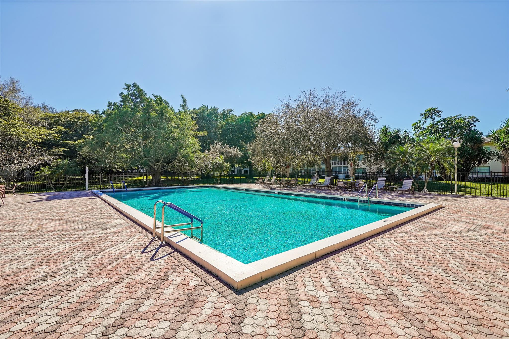 1501 Cayman Way Unit: L4