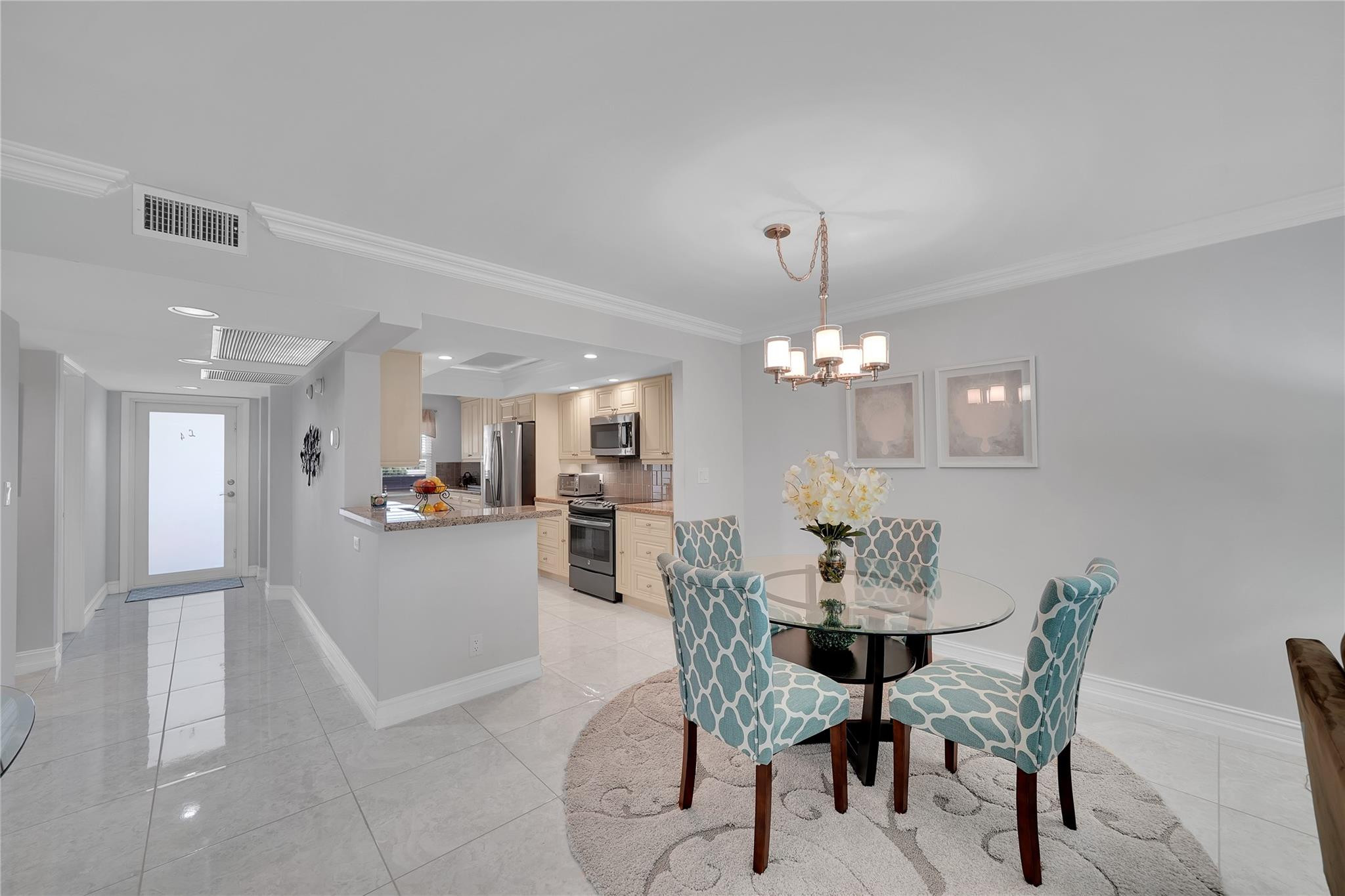 1501 Cayman Way Unit: L4