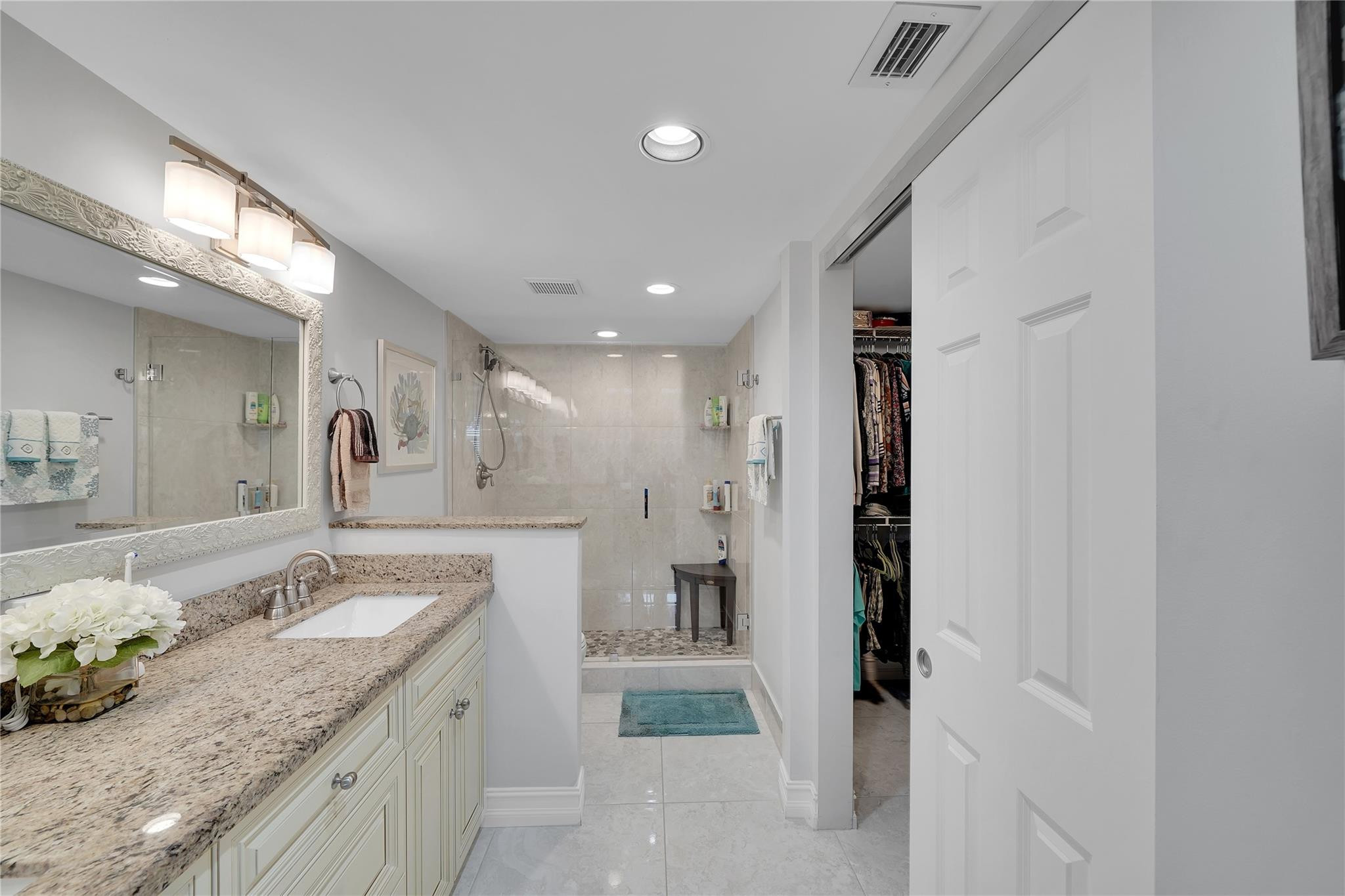 1501 Cayman Way Unit: L4