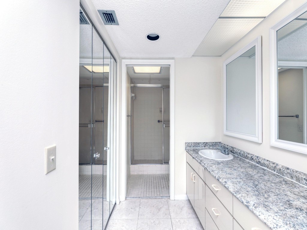 1503 Cayman Way Unit: j2