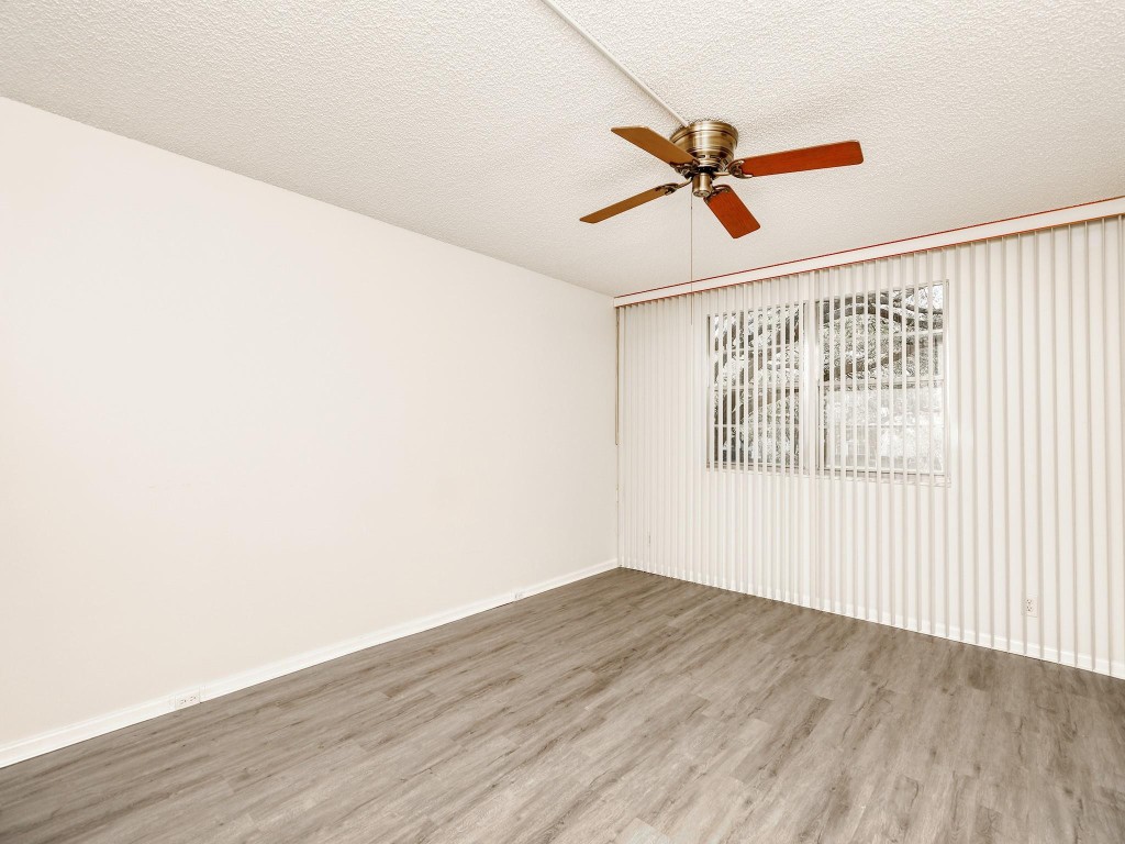 1503 Cayman Way Unit: j2