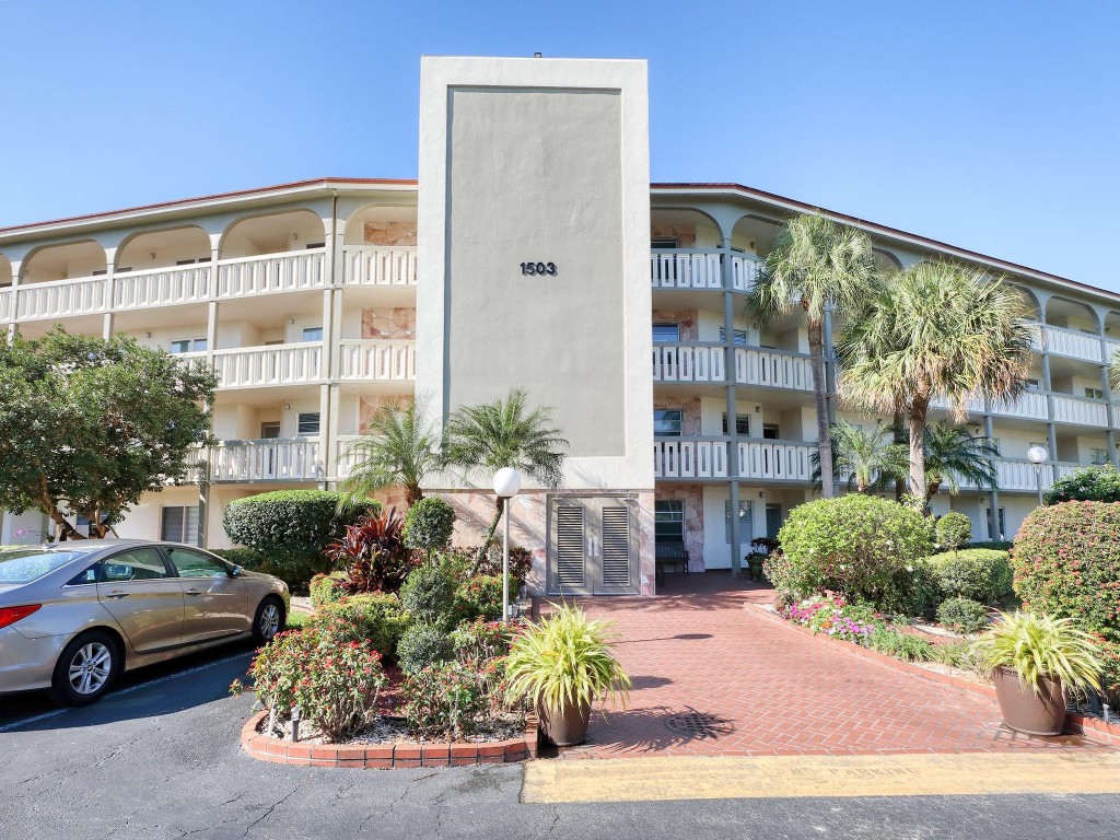 1503 Cayman Way Unit: j2