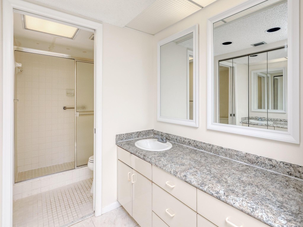 1503 Cayman Way Unit: j2
