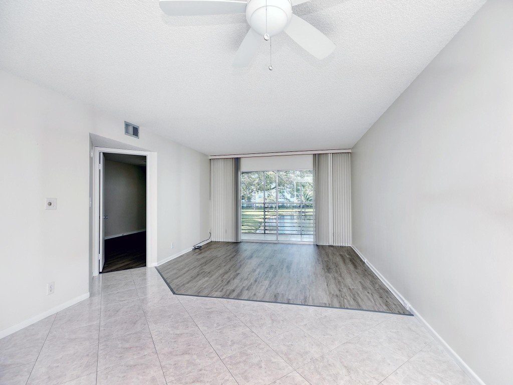 1503 Cayman Way Unit: j2