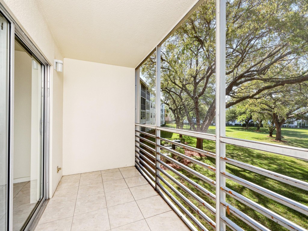 1503 Cayman Way Unit: j2