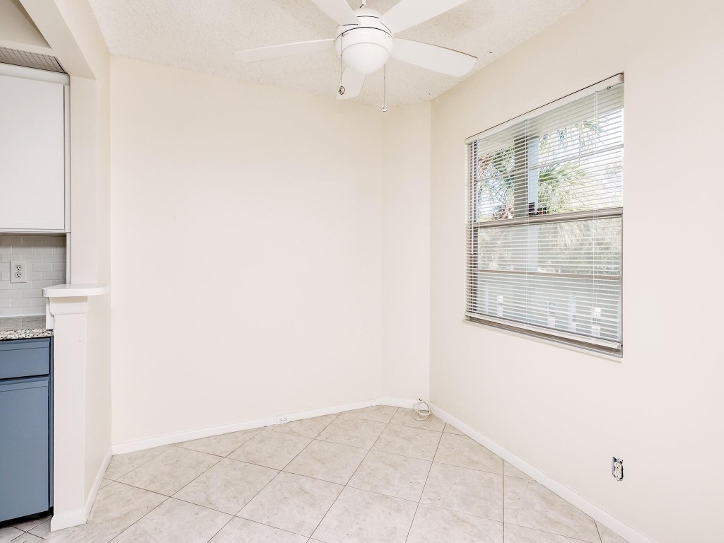 1503 Cayman Way Unit: j2