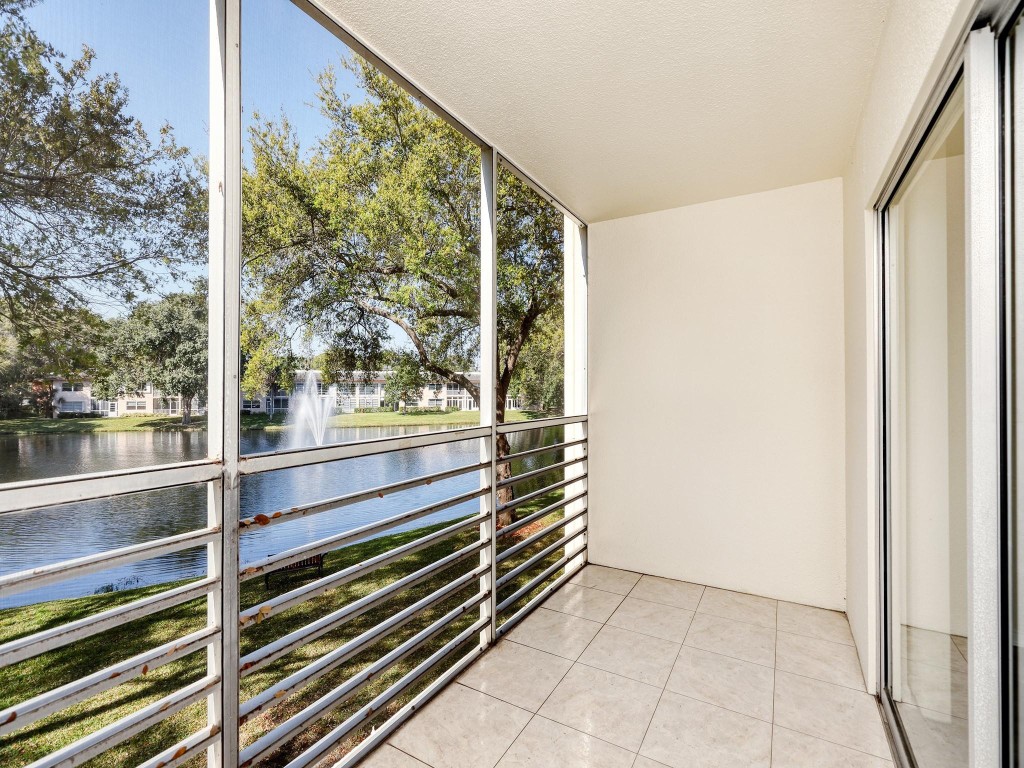 1503 Cayman Way Unit: j2