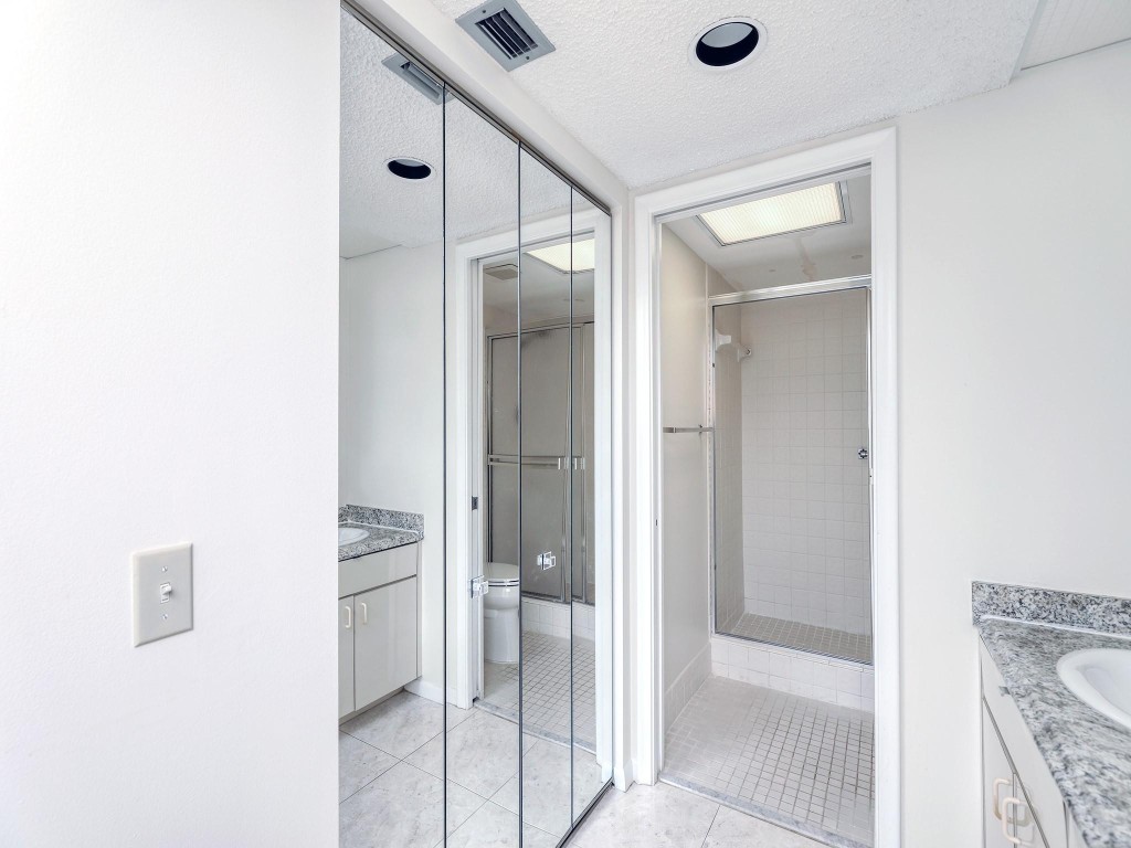 1503 Cayman Way Unit: j2