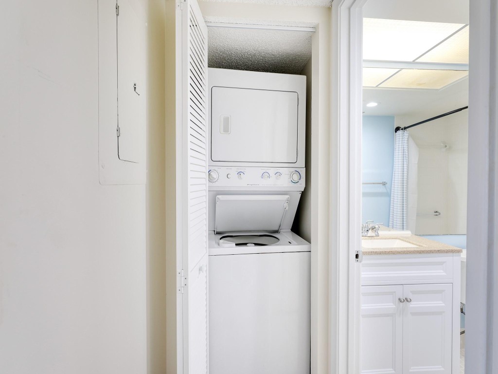 1503 Cayman Way Unit: j2