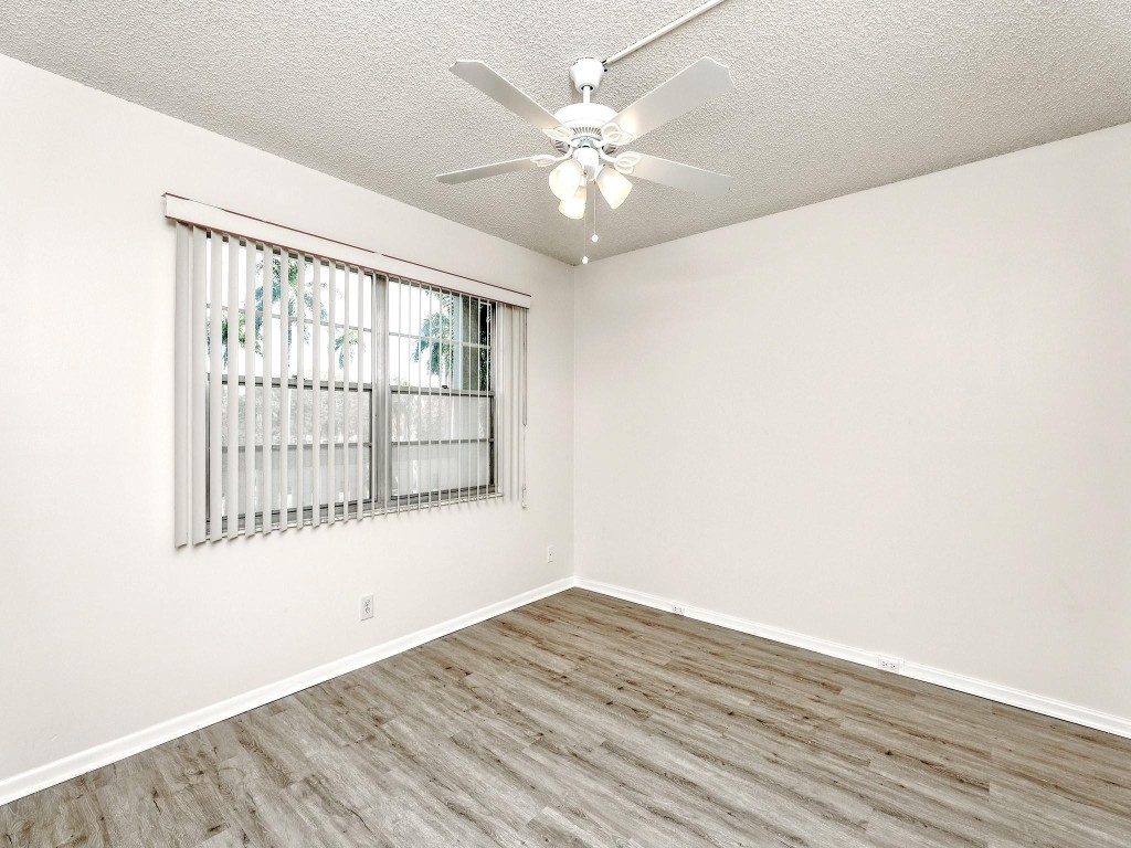 1503 Cayman Way Unit: j2