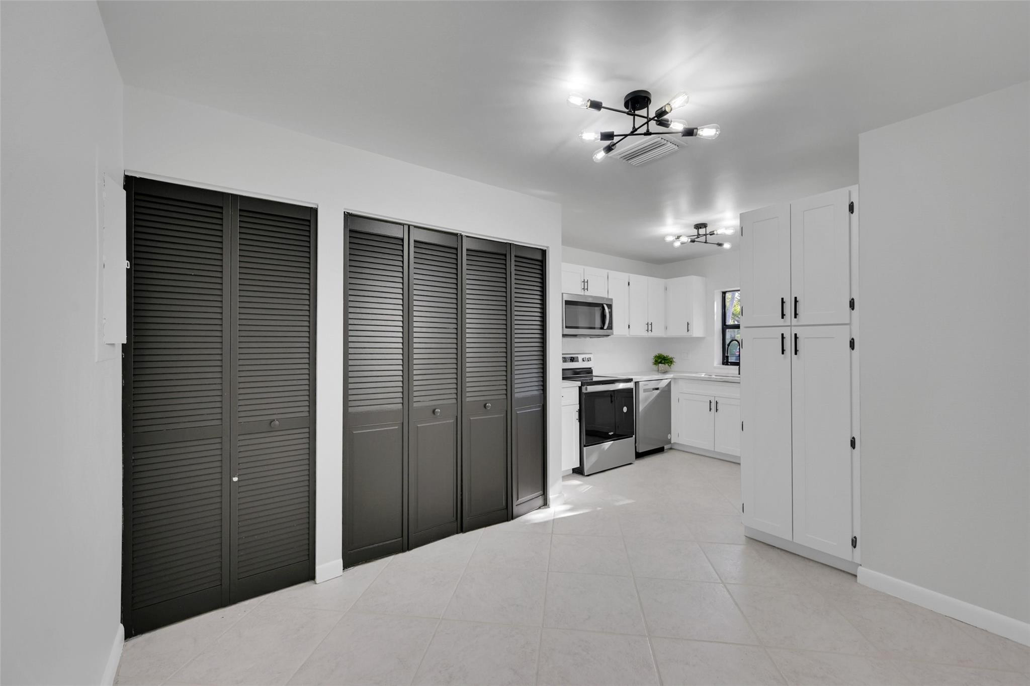 2567 NW 42nd Ave Unit: 1203