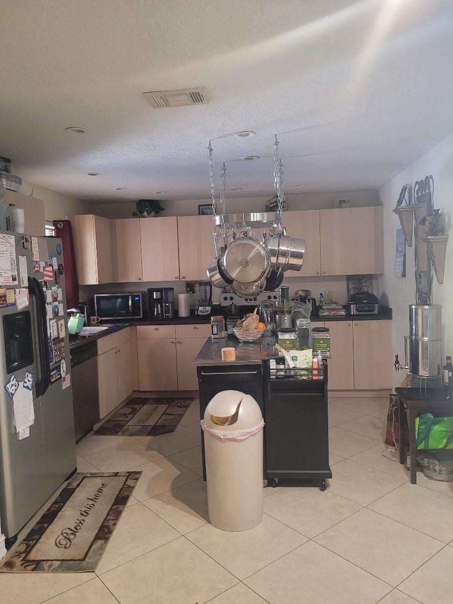 9617 Riverside Dr Unit: 6C