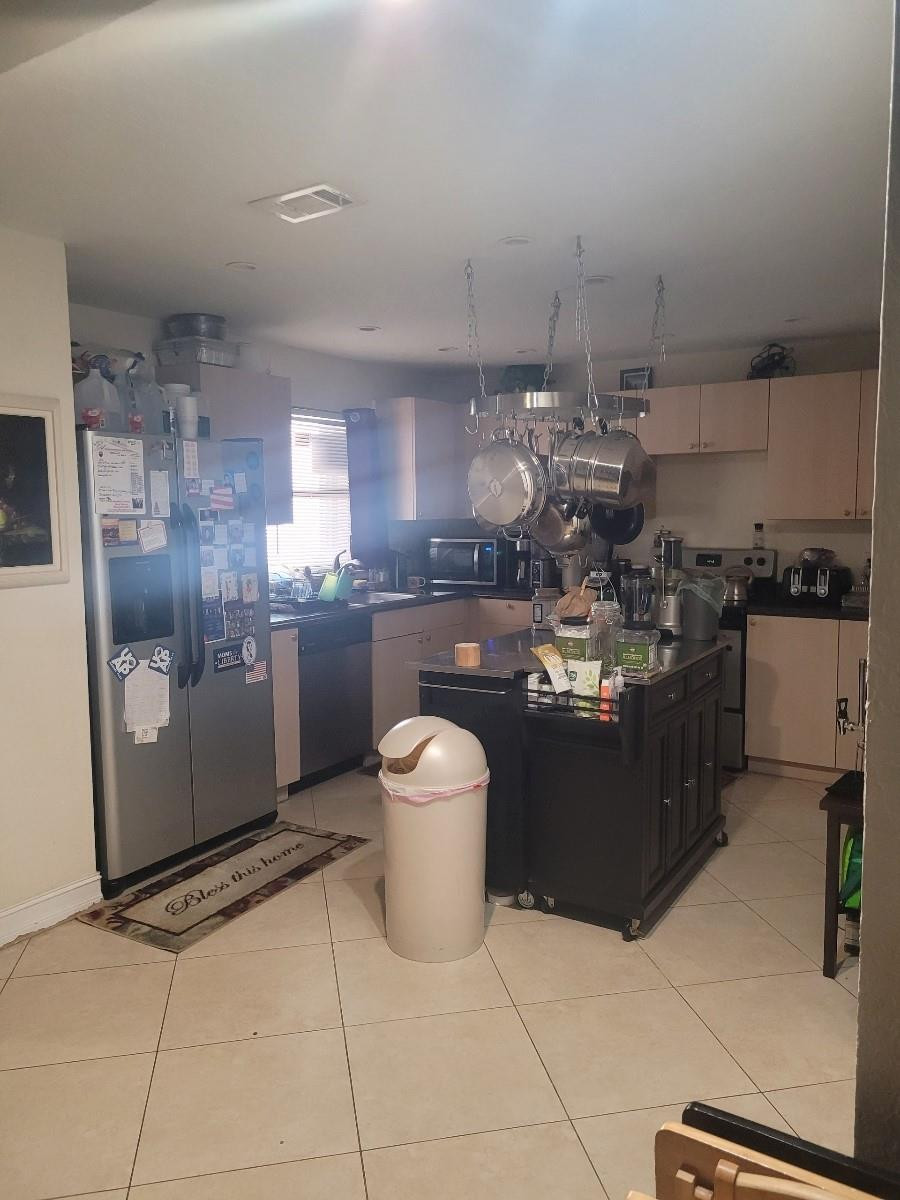 9617 Riverside Dr Unit: 6C