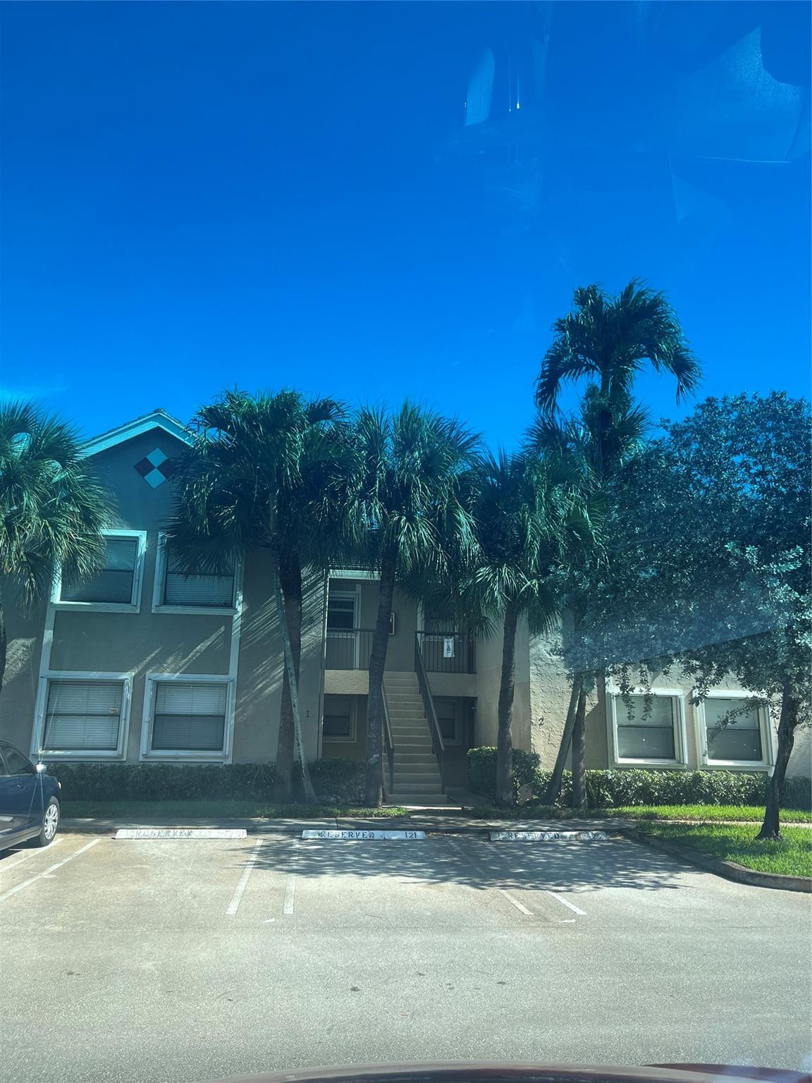 9617 Riverside Dr Unit: 6C