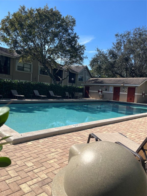 9617 Riverside Dr Unit: 6C