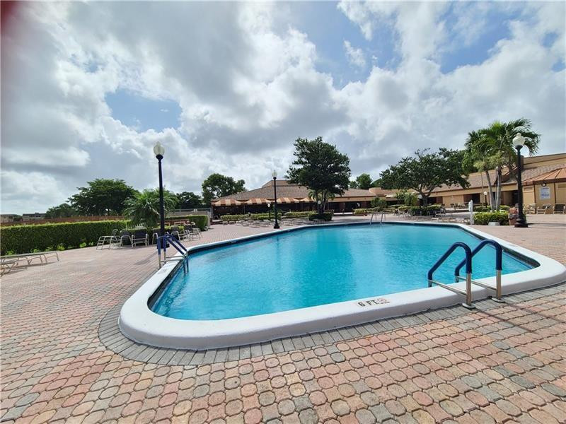 9141 Sunrise Lakes Blvd Unit: 119